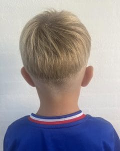 Børneklip set bagfra